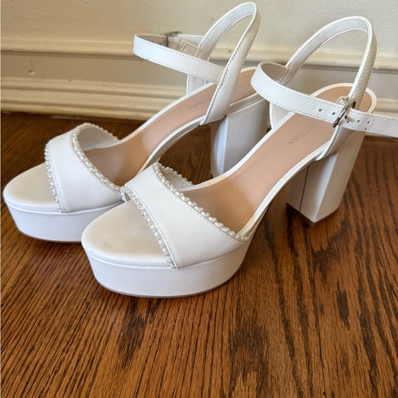Stuart Weitzman White Platform Dancer Pearl Platform Sandal - Picture 1 of 7